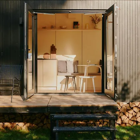 Raus Tiny House Auf Dem Land Mit Hoftieren Und Sauna